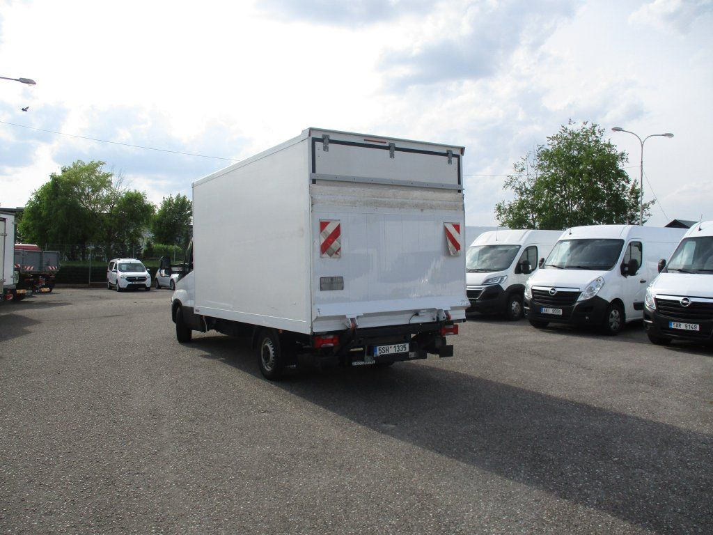 Box van Iveco Daily 35S16 mit LBW