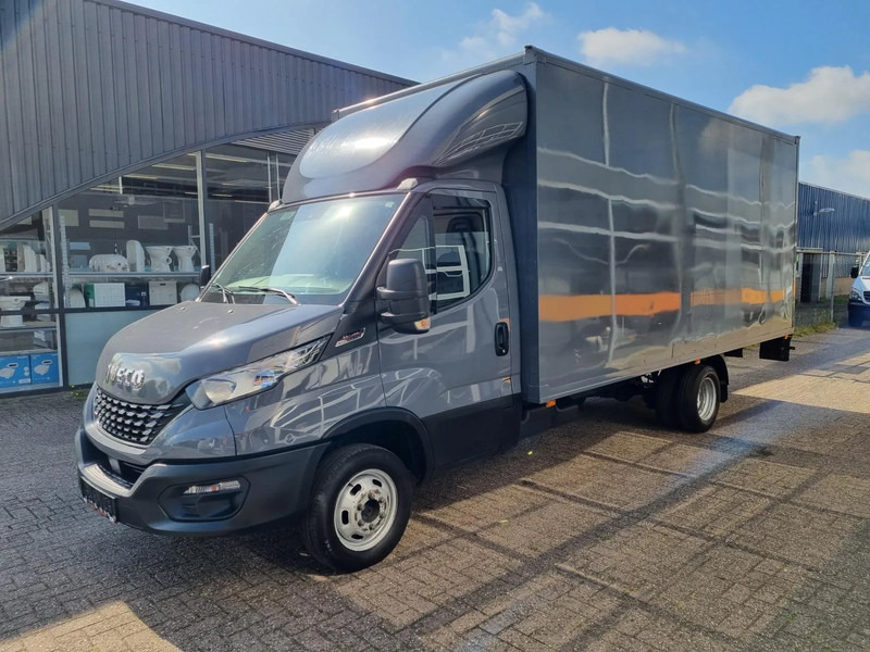 Box van Iveco Daily 50C18 Koffer Hi Matic Euro 6 GVW 3500 KG