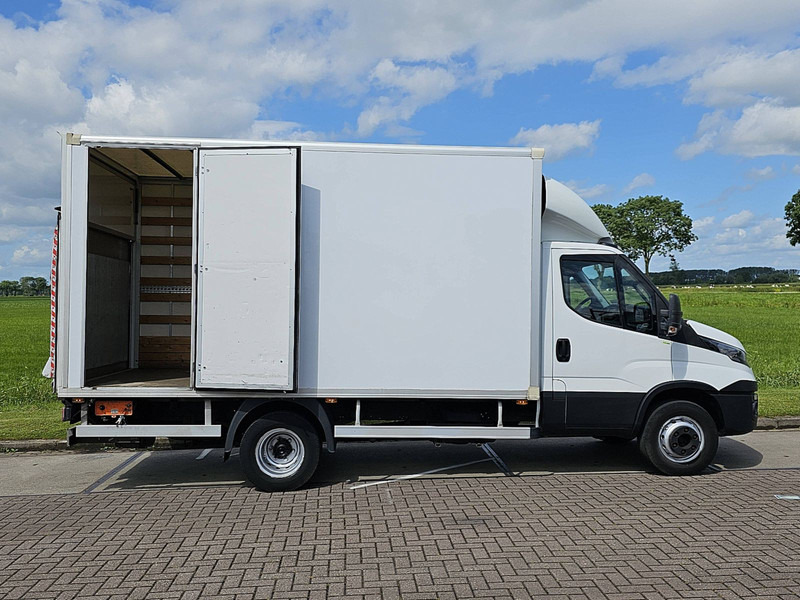 Box van Iveco Daily 70C17