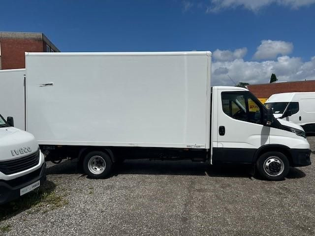 Box van Iveco Daily Koffer 35 S16 115 kW (156 PS), Schaltge...