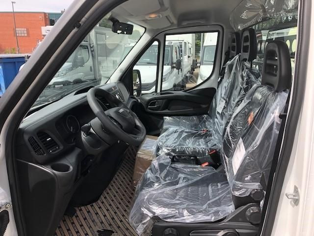 New Flatbed van Iveco Daily 35S16H 3,0  Pritsche AHK 116 kW (158 PS...: picture 9