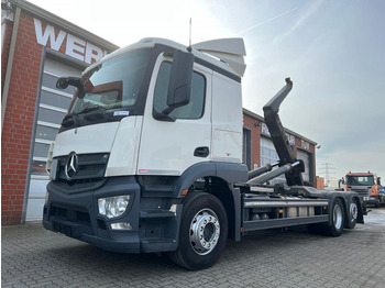 Hook lift truck MERCEDES-BENZ Actros 2543