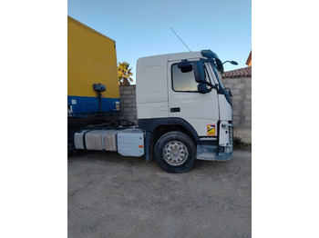 Tractor unit VOLVO FM 450