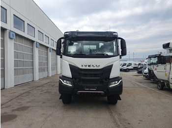 Concrete mixer truck IVECO Stralis