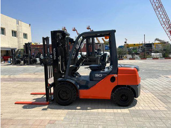 Diesel forklift TOYOTA