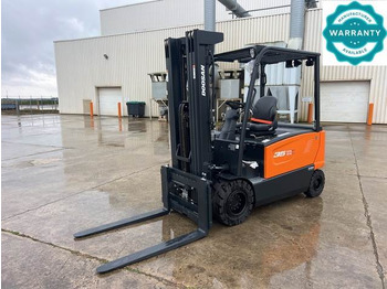 Electric forklift DOOSAN