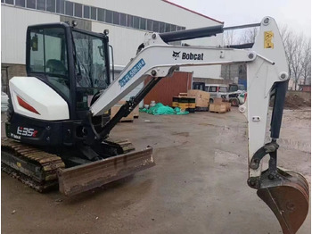 Mini excavator Bobcat E35: picture 4