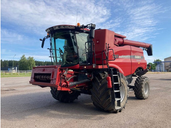 Combine harvester CASE IH