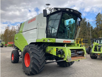 Combine harvester CLAAS Tucano 570