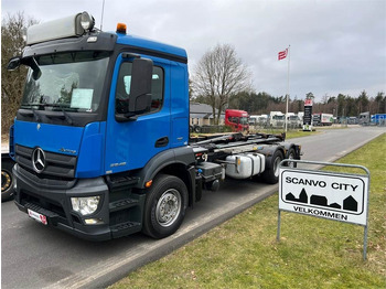 Hook lift truck MERCEDES-BENZ Antos 2546