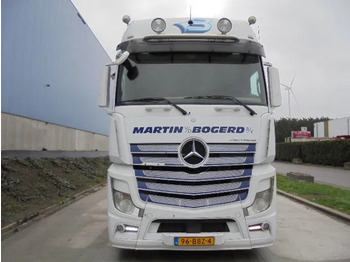 Curtainsider truck Mercedes-Benz Actros 2542 6X2: picture 2
