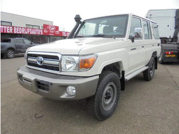 Car TOYOTA Land Cruiser