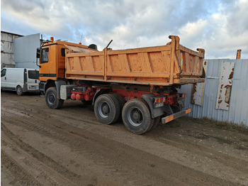 Tipper MERCEDES-BENZ Actros 3340 6x6: picture 2