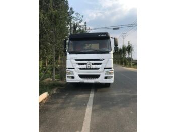 Tractor unit SINOTRUK HOWO