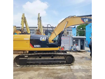 Crawler excavator CATERPILLAR 320D2