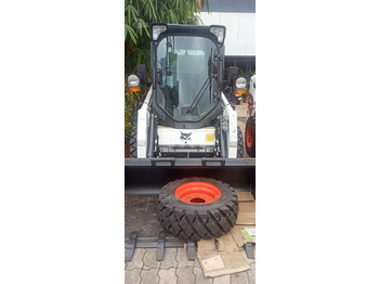 Skid steer loader BOBCAT S450