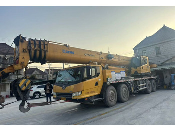 Mobile crane XCMG