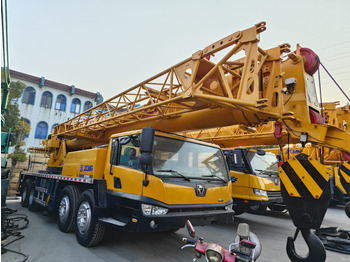 Mobile crane XCMG