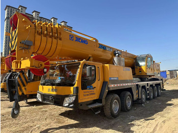 Mobile crane XCMG