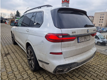 Car BMW X7 M50d SUV: picture 3