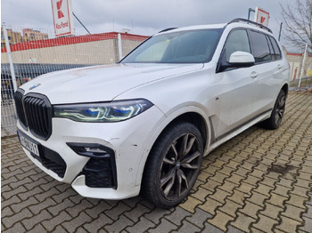 Car BMW X7 M50d SUV: picture 2