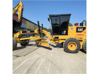 Grader CATERPILLAR 140H