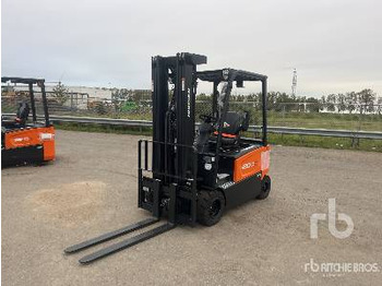 Electric forklift DOOSAN