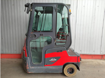 Tow tractor LINDE P