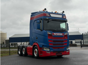 Tractor unit SCANIA S 520