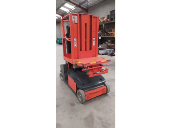 Vertical mast lift JLG