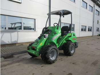 Compact loader AVANT