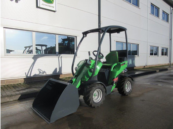 Compact loader AVANT