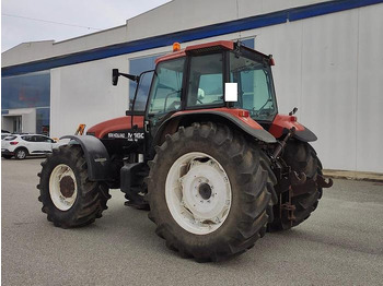 Farm tractor New Holland M160: picture 2