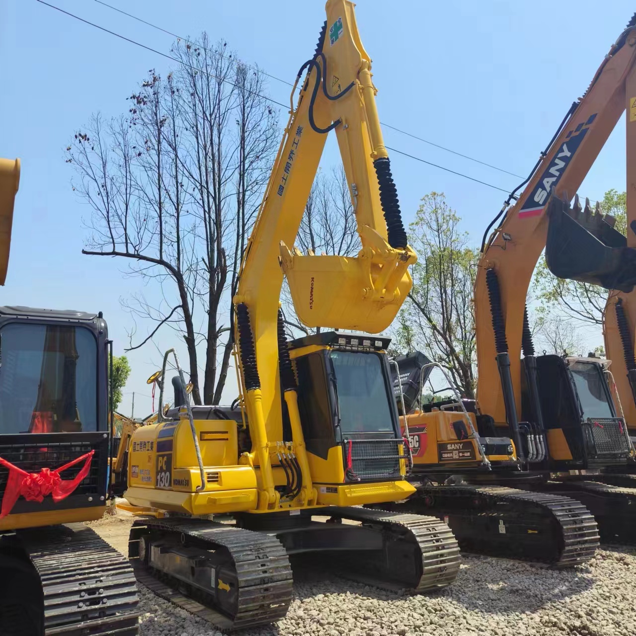 Crawler excavator KOMATSU PC130