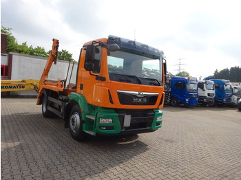 Skip loader truck MAN TGM 18.340