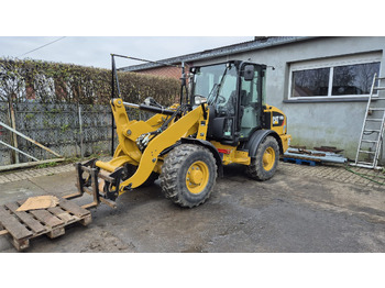 Wheel loader CATERPILLAR 906M