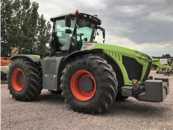 Farm tractor CLAAS Xerion 4000