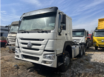 Tractor unit SINOTRUK HOWO