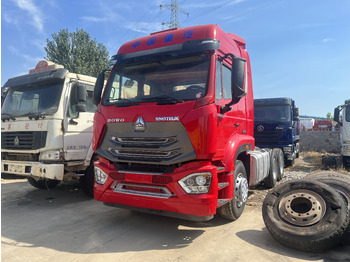 Tractor unit SINOTRUK HOWO