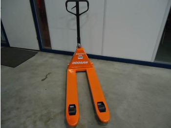 New Pallet truck Doosan Pallettruck: picture 3