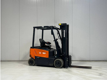 Electric forklift DOOSAN