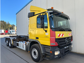 Hook lift truck Mercedes-Benz Actros 2744 EEV 3 Pedale Retarder 20T Hacken: picture 2