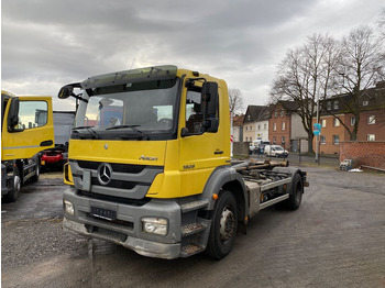 Hook lift truck MERCEDES-BENZ Axor 1829