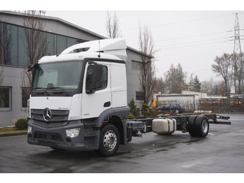 Cab chassis truck MERCEDES-BENZ Actros 1824