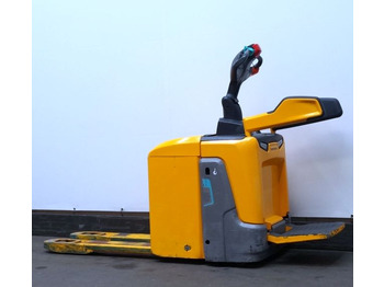 Pallet truck Jungheinrich ERE120: picture 2