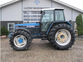 Farm tractor NEW HOLLAND