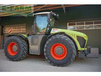 Farm tractor CLAAS Xerion 4000