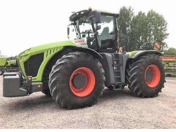 Farm tractor CLAAS Xerion 4000