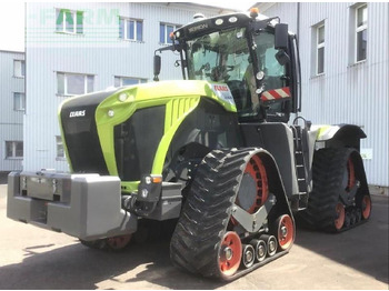 Farm tractor CLAAS Xerion 5000