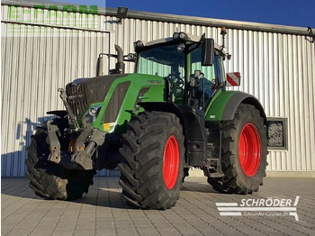 Farm tractor FENDT 824 Vario